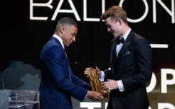 足球——2019年度“金球奖”颁奖典礼在巴黎举行