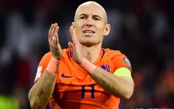 罗本哭了！头发拼光也没戏 羡慕C罗进军世界杯 再见！荷兰三剑客